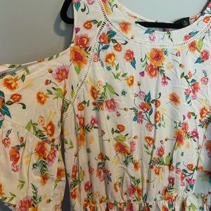 White floral romper w/ cold shoulder sleeves